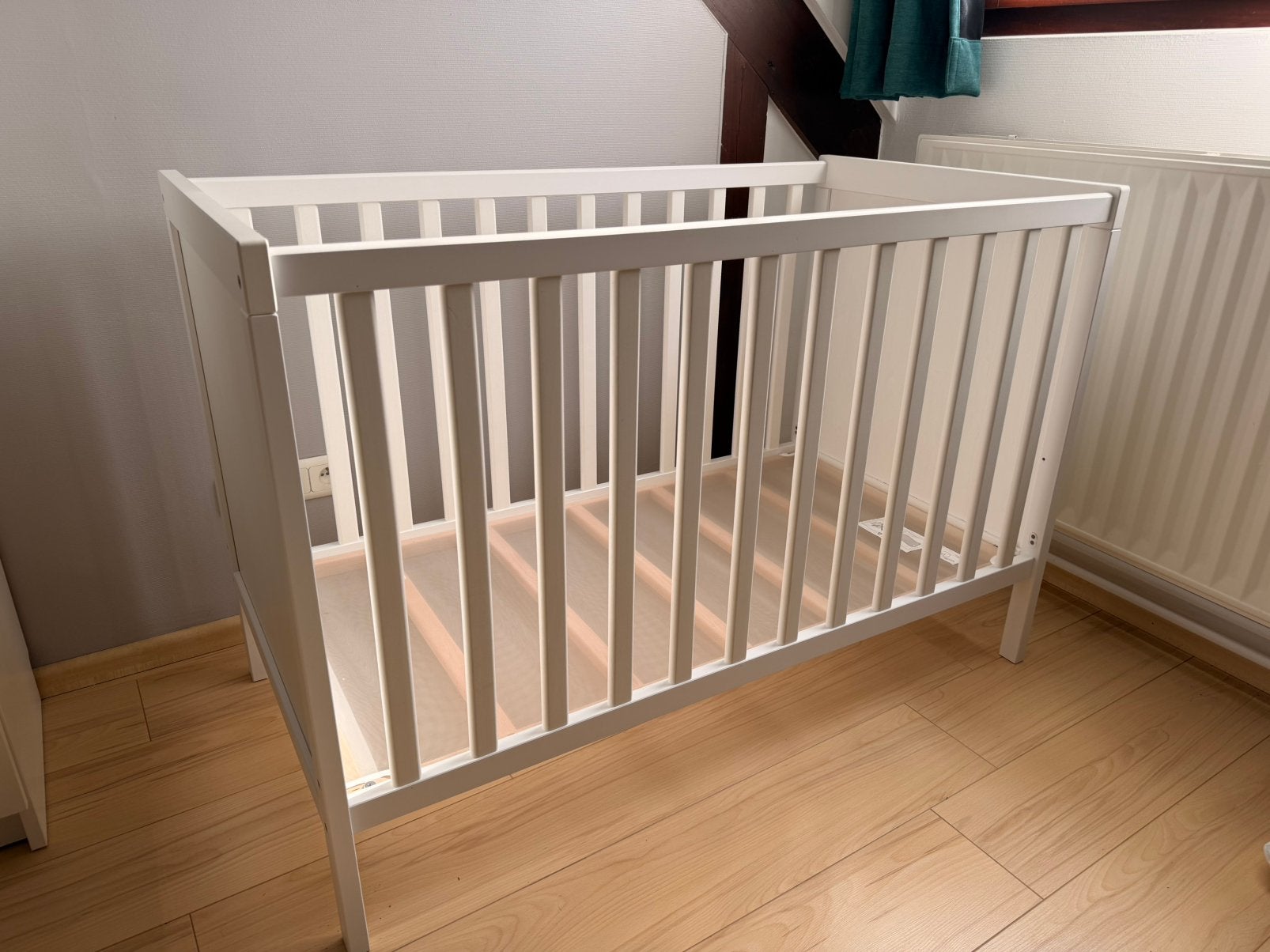 Lit evolutif bébé Ikea SUNDVIK + matelas Aerosleep, Enfants & Bébés, Enlèvement, Comme neuf, Lit