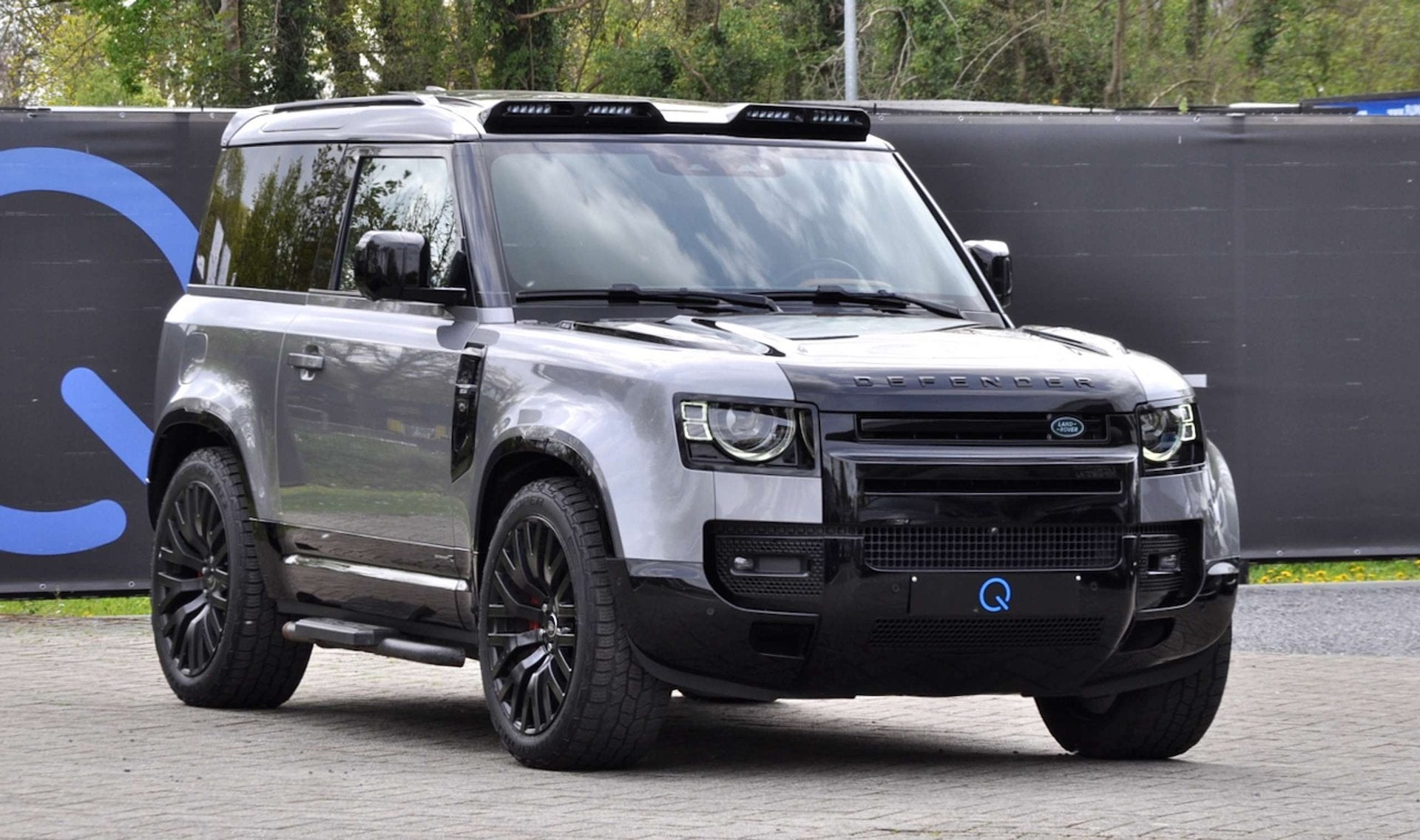 Land Rover Defender D300 KAHN PANO MERIDIAN 360CAM VERWAMD, Argent ou Gris, Achat, Euro 6, Entretenue par le concessionnaire