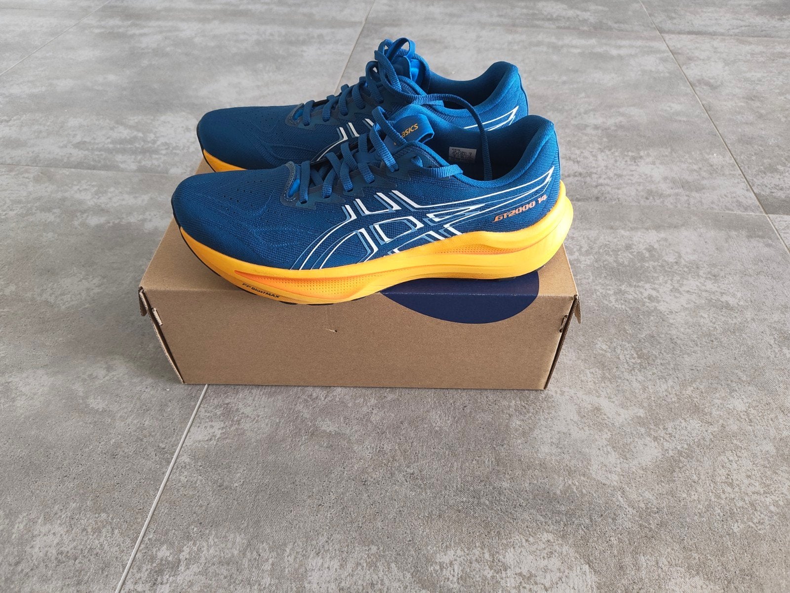 Asics GT-2000 heren maat 42.5, Hardloopschoenen, Ophalen of Verzenden, Zo goed als nieuw, Hardlopen
