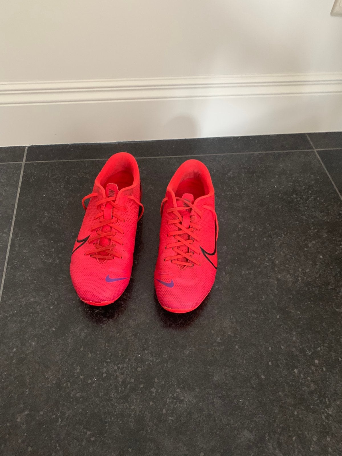Voetbalschoenen Nike maat 38,5, Sport en Fitness, Ophalen, Gebruikt