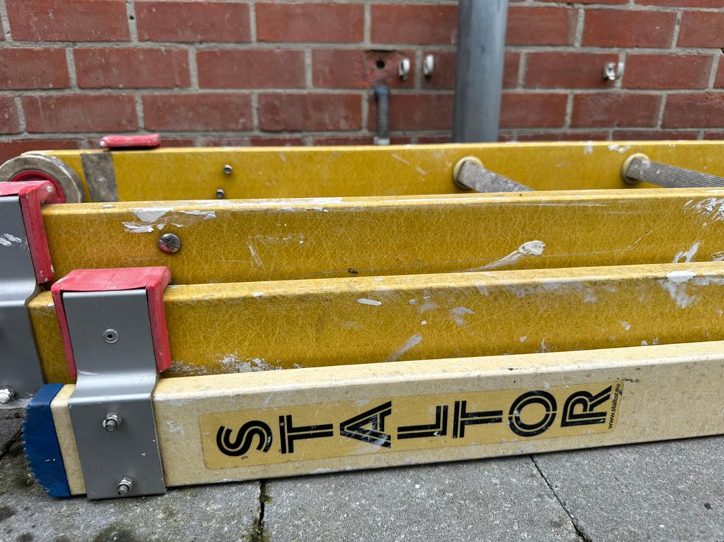 Professionele Staltor 3-delige glasvezel schuifladder 10 m, Bricolage & Construction, Échafaudages, Enlèvement, Utilisé, 5 mètres de hauteur ou plus
