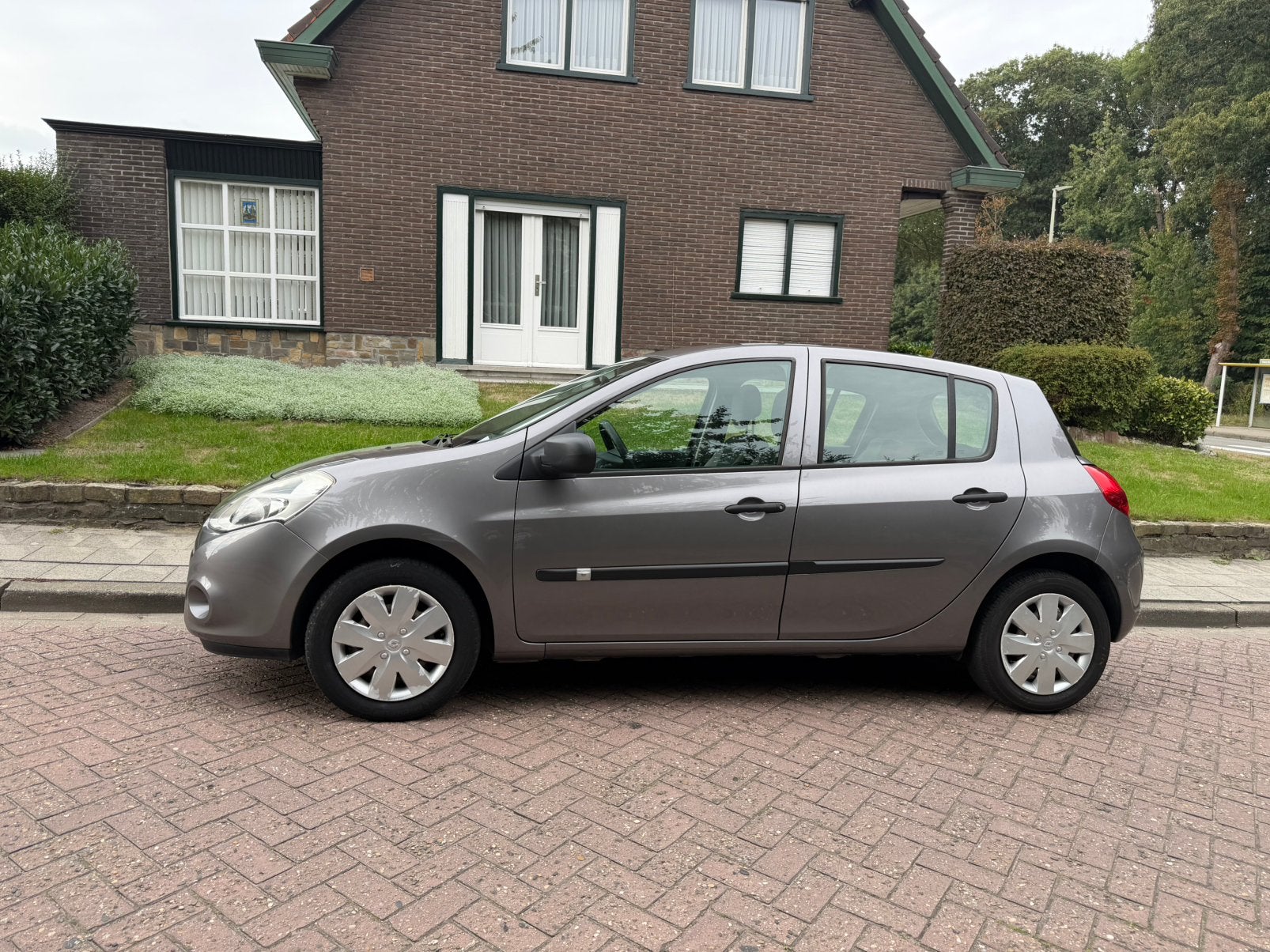 Renault Clio 1.2i benzine 1ste eigenaar Euro5 gekeurd carpas, Auto's, https://public.car-pass.be/vhr/c26bccfa-9a39-4004-b9be-3031b0561d32