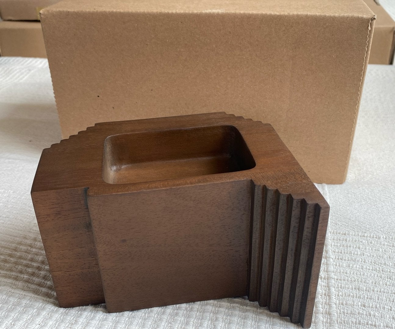 NIEUW Ethnicraft Treviso object mahogany, Ophalen, Hout, Object, Handgemaakt