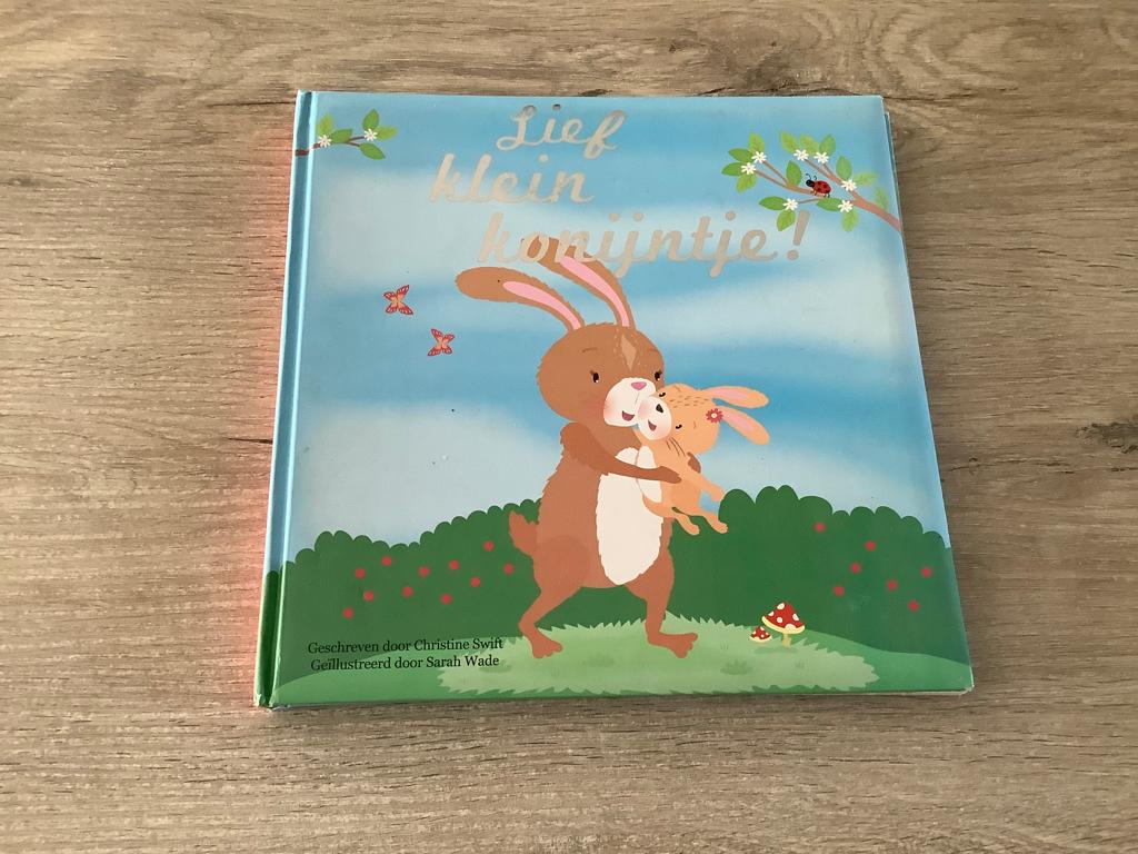 Kinder voorleesboek: Lief klein konijntje, Non-fictie, Jongen of Meisje, Ophalen of Verzenden, Zo goed als nieuw