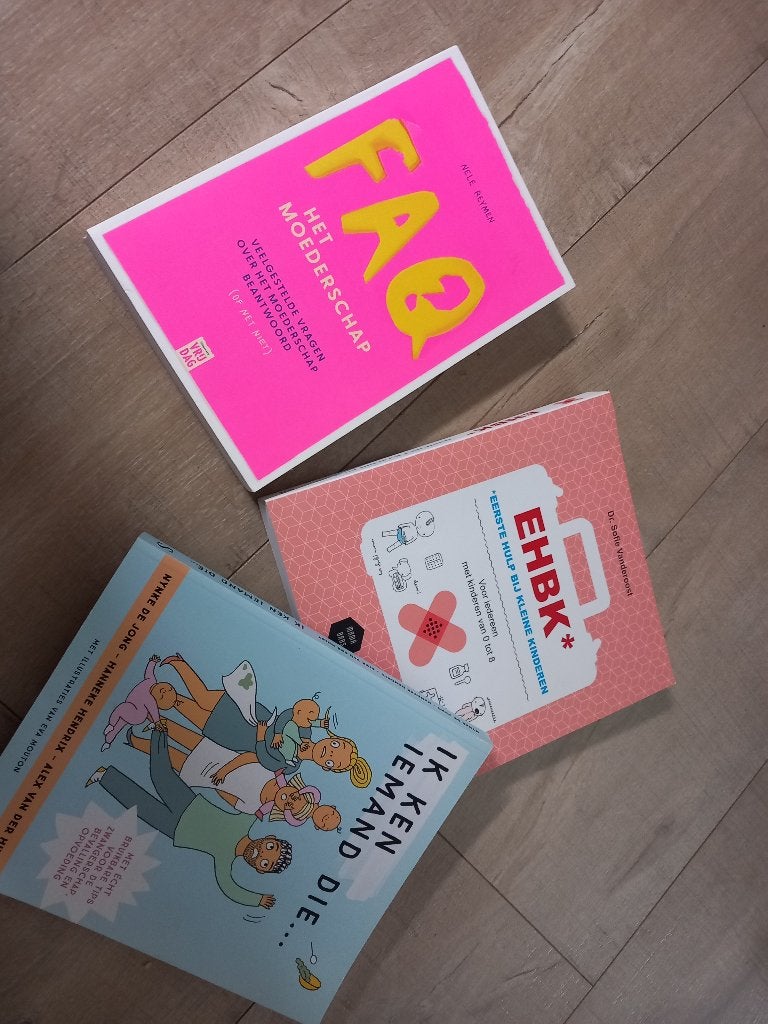 Boeken moederschap, Livres, Enlèvement, Comme neuf, Autres sujets/thèmes