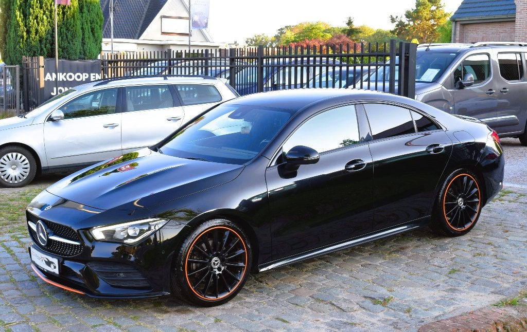 Mercedes CLA 180/AMG LINE/EDITION/1st Owner/GARANTIE, Autos, Mercedes-Benz, Achat, Entreprise, Noir, Phares entièrement LED