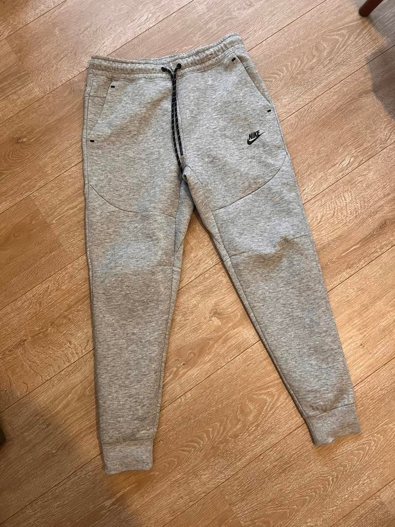 jogging bas nike tech gris, Enlèvement ou Envoi, Comme neuf, Gris