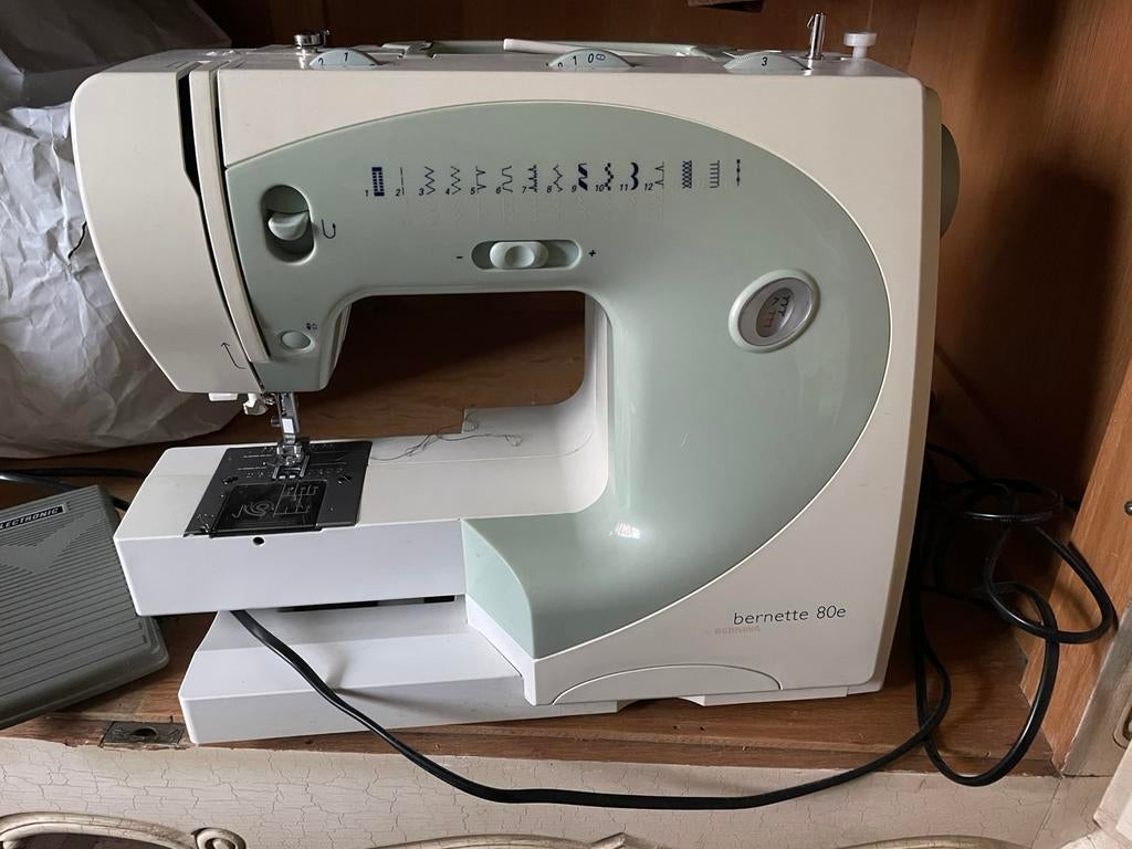 Naaimachine, Ophalen, Zo goed als nieuw, Naaimachine