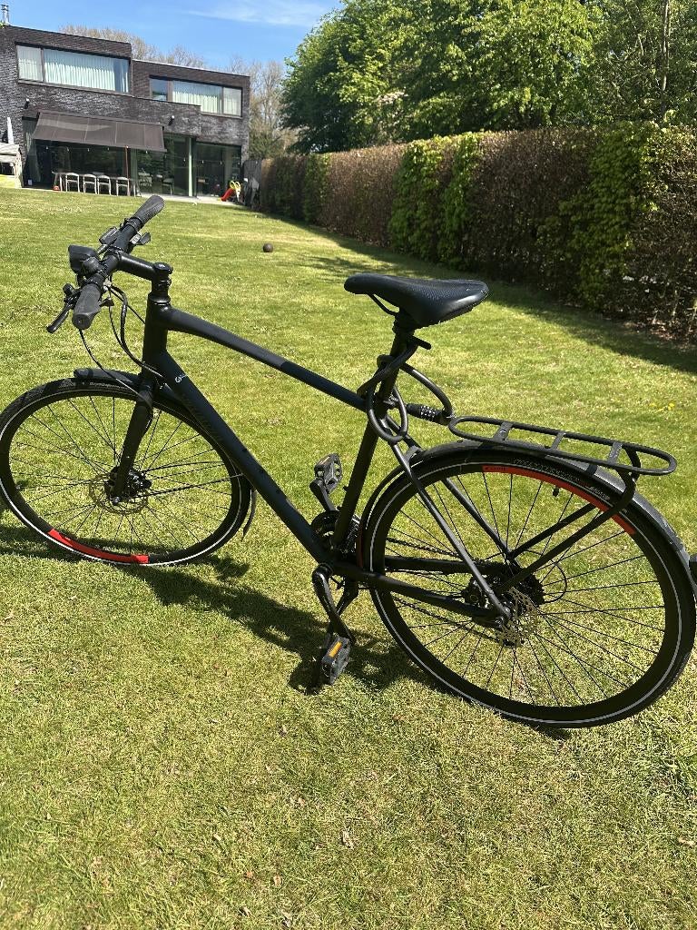 Zwarte Specialized fiets, Sirrus 2.0, Frame L, Hybride fiets, Fietsen en Brommers, Versnellingen, Zo goed als nieuw, 57 tot 61 cm