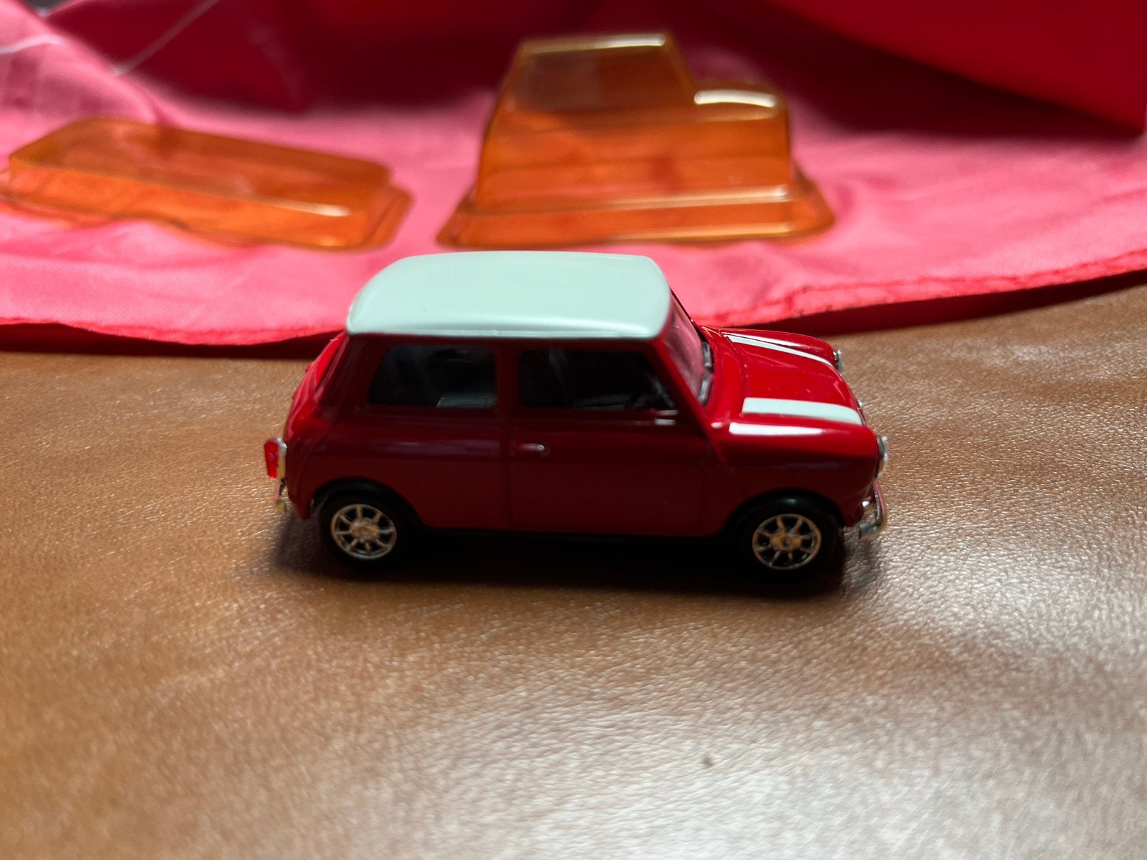 Solido Austin Mini met mag eeuw vd automobiel+plastic doosje, Ophalen of Verzenden, Zo goed als nieuw, Solido