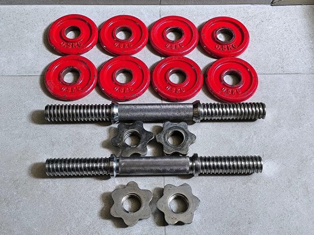 Halterset met rode gewichten (30mm), Sport en Fitness, Fitnessmaterialen, Ophalen, Gebruikt, Benen, Halterset