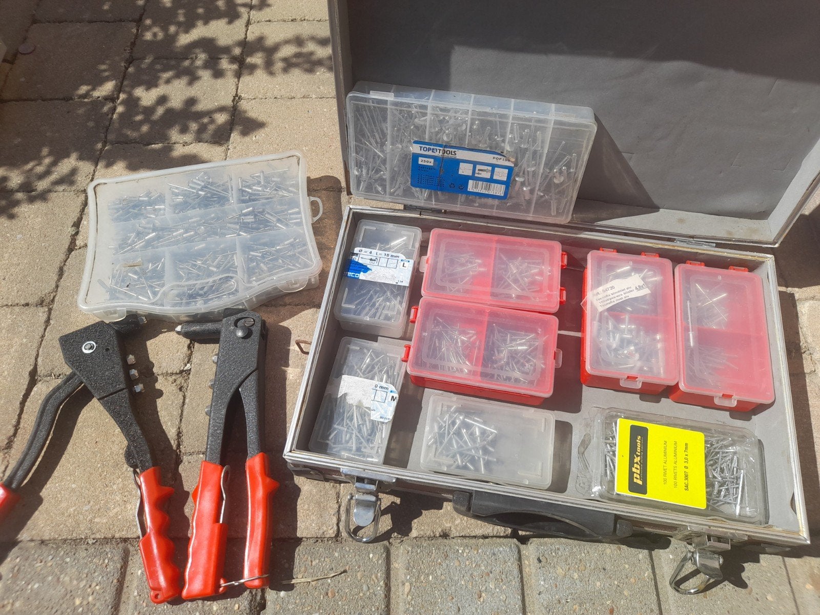 klinknageldoos, Doe-het-zelf en Bouw, Ophalen of Verzenden
