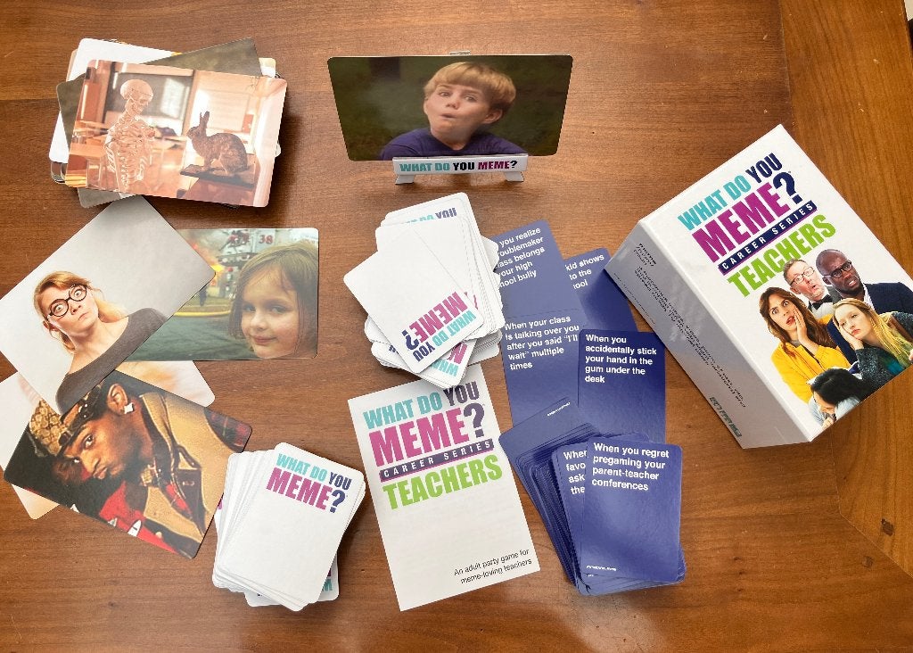 What do you meme? Teachers editie, Trois ou quatre joueurs, Enlèvement, Neuf, Megableu