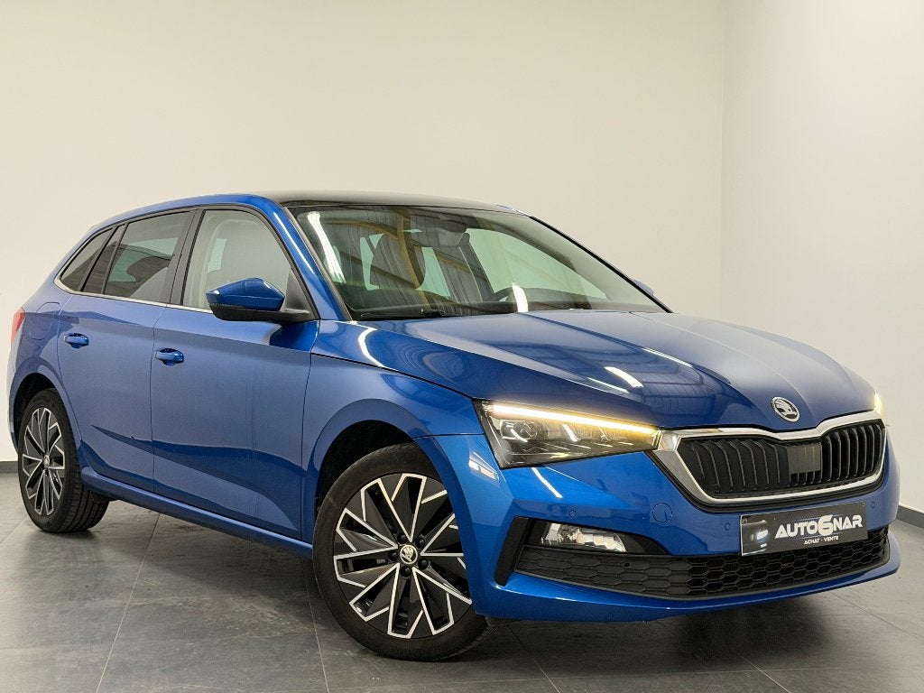 Skoda Scala 1.0 TSI -1erMain - CarPlay - Carnet - Toit Pano, Auto's, Skoda, Voorwielaandrijving, Scala, Blauw, Leder en Stof