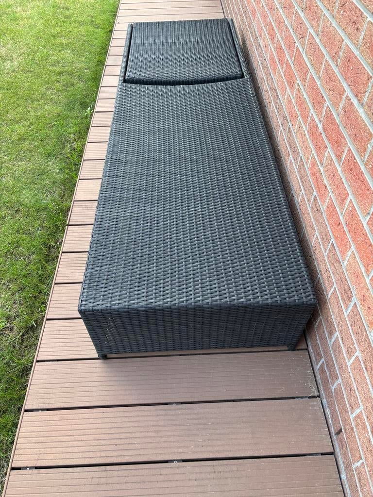 Ligbed in wikker, Tuin en Terras, Ligbedden, Ophalen, Zo goed als nieuw, Aluminium