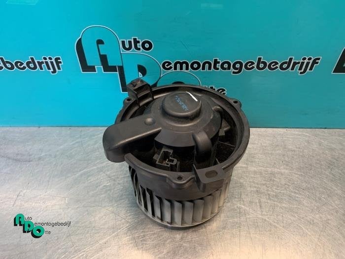 Kachel Ventilatiemotor van een Mitsubishi Colt (Colt 04-), Gebruikt, -, -, Ophalen of Verzenden