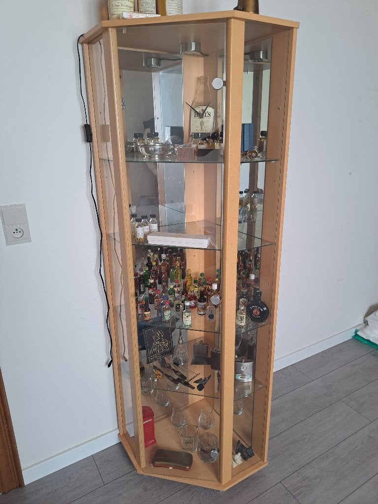 Vitrine d'angle, Maison & Meubles, Armoires | Vitrines, Enlèvement, Comme neuf, Verre, Avec porte(s)