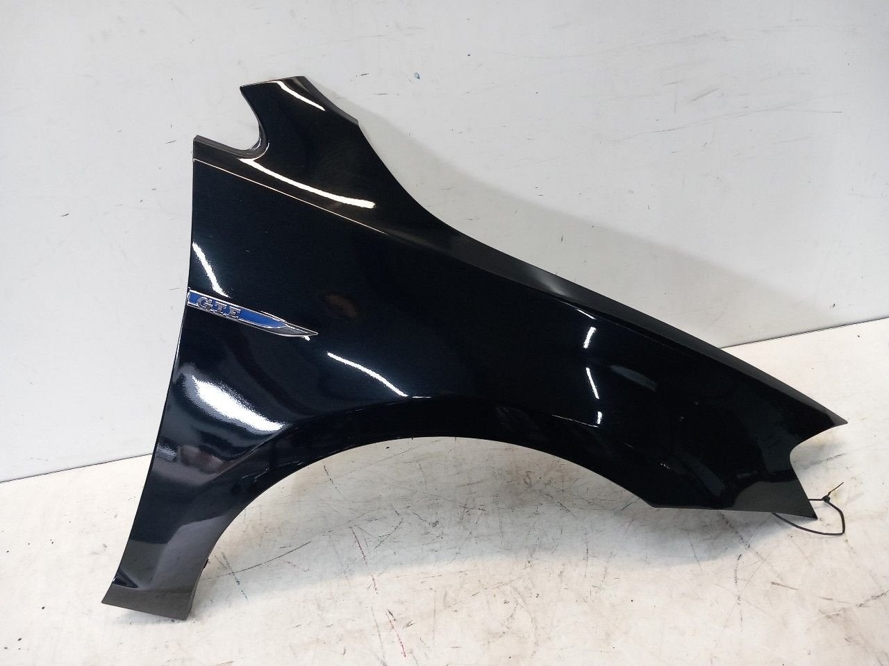 Spatbord rechts voor Volkswagen Golf, Auto-onderdelen, Onderdelen@venauto.nl, Van der Ven Autorecycling B.V., Gebruikt, Ettenseweg 76, 4706 PB Roosendaal, The Netherlands