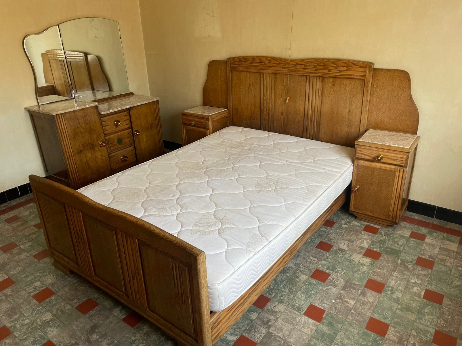 Oude slaapkamer jaren ‘50, Enlèvement, Utilisé, Deux personnes