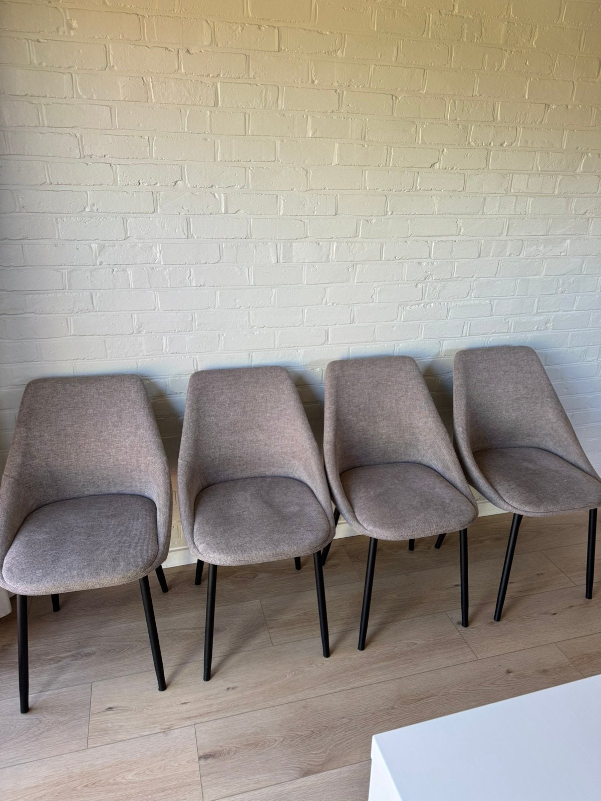 4 eetkamer / keukenstoelen kleur taupe, Ophalen, Zo goed als nieuw