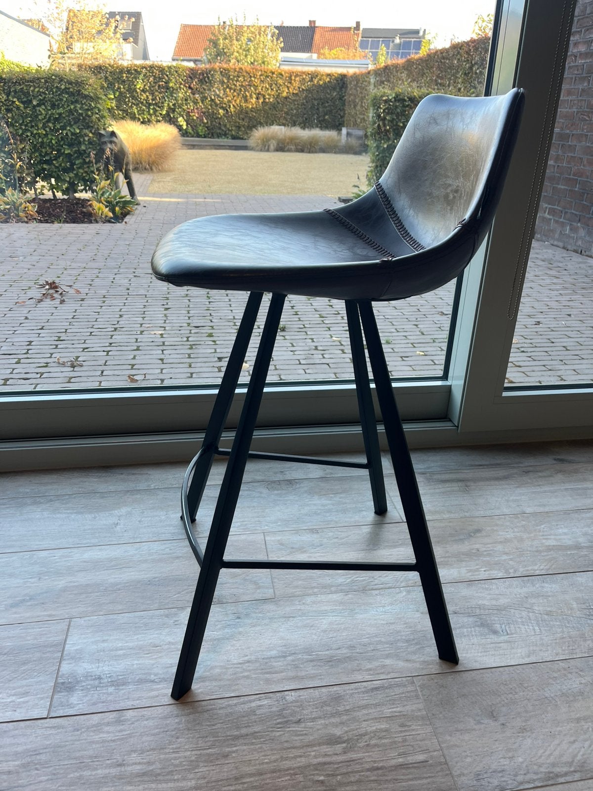 3 stijlvolle barkrukken – bruin/zwart – € 120 voor de set, Huis en Inrichting, Ophalen, Gebruikt, Met voetsteun, 60 tot 90 cm