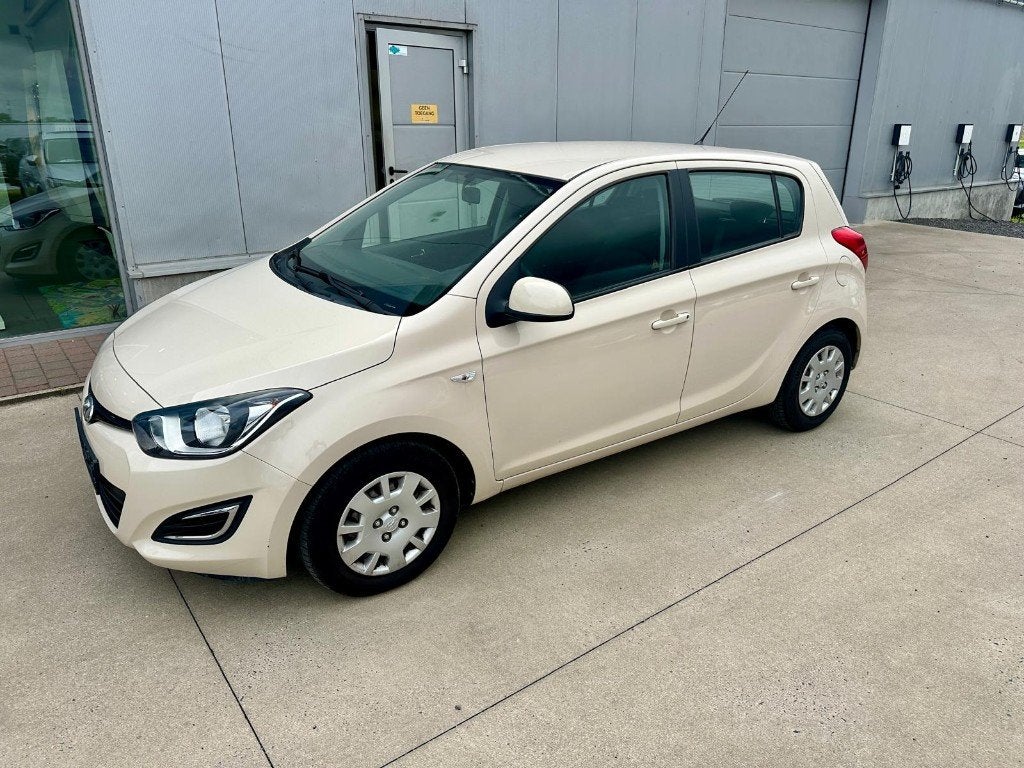 HYUNDAI I20 1.4i BENZINE AUTOMAAT AIRCO, Autos, Euro 5, Achat, 5 portes, Automatique