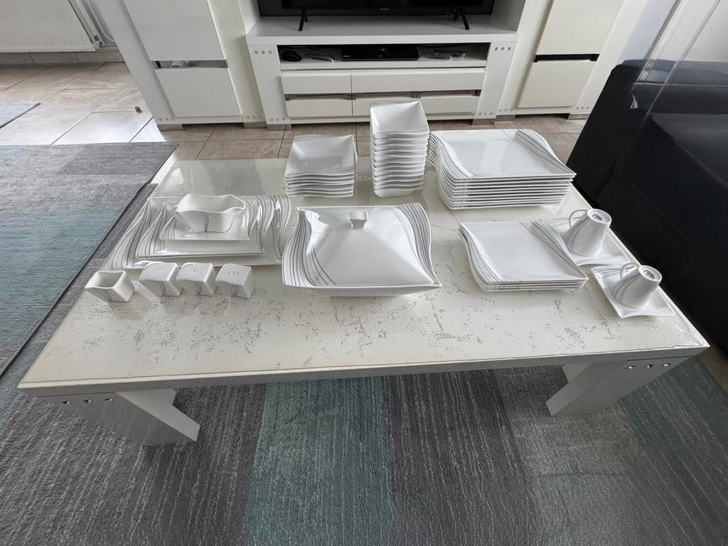Karaca servies 70 delig, Huis en Inrichting, Ophalen, Zo goed als nieuw, Effen, Porselein