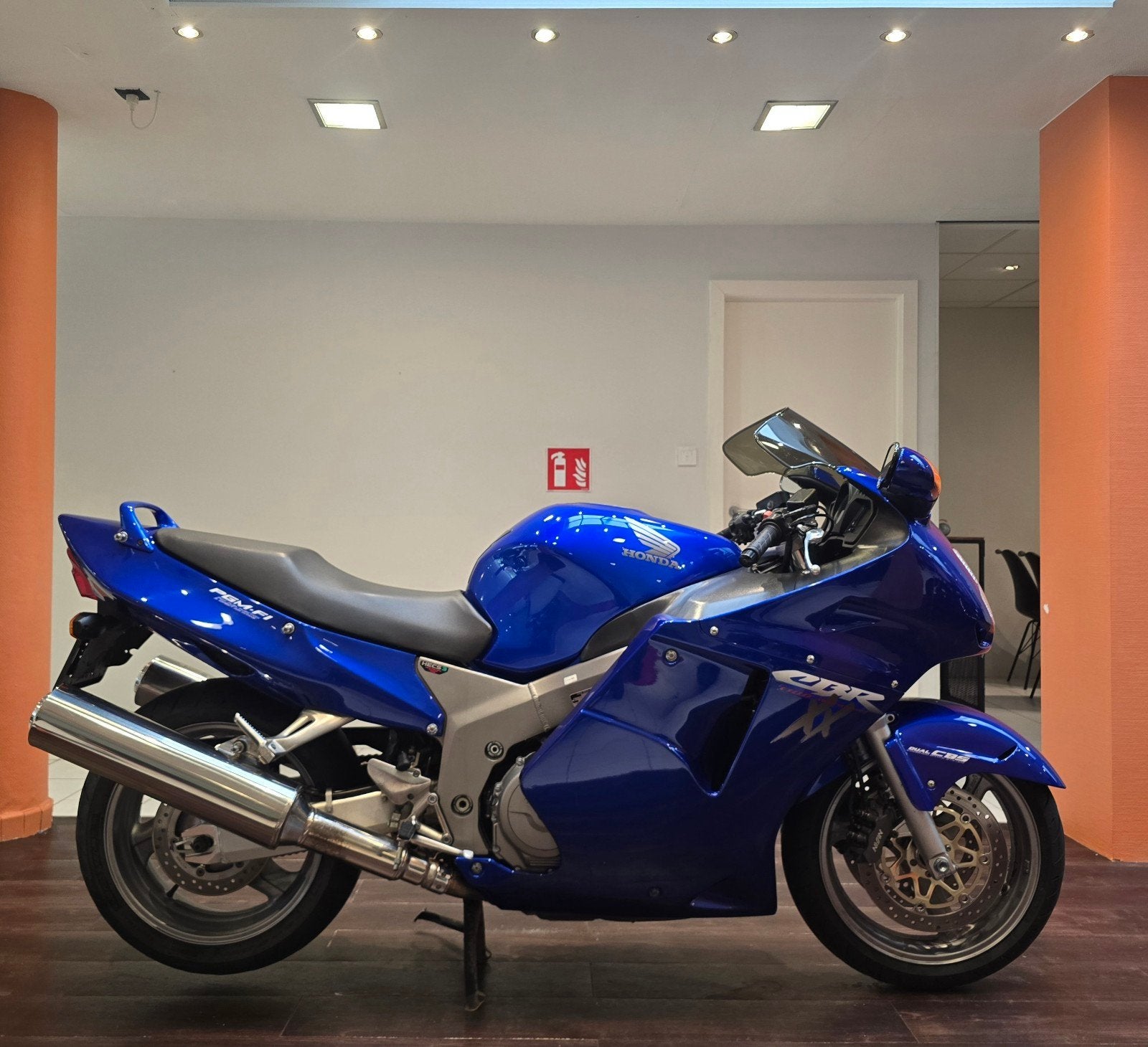 Honda CBR 1100 XX**2002**30.843km**Garantie, Motos, Entreprise