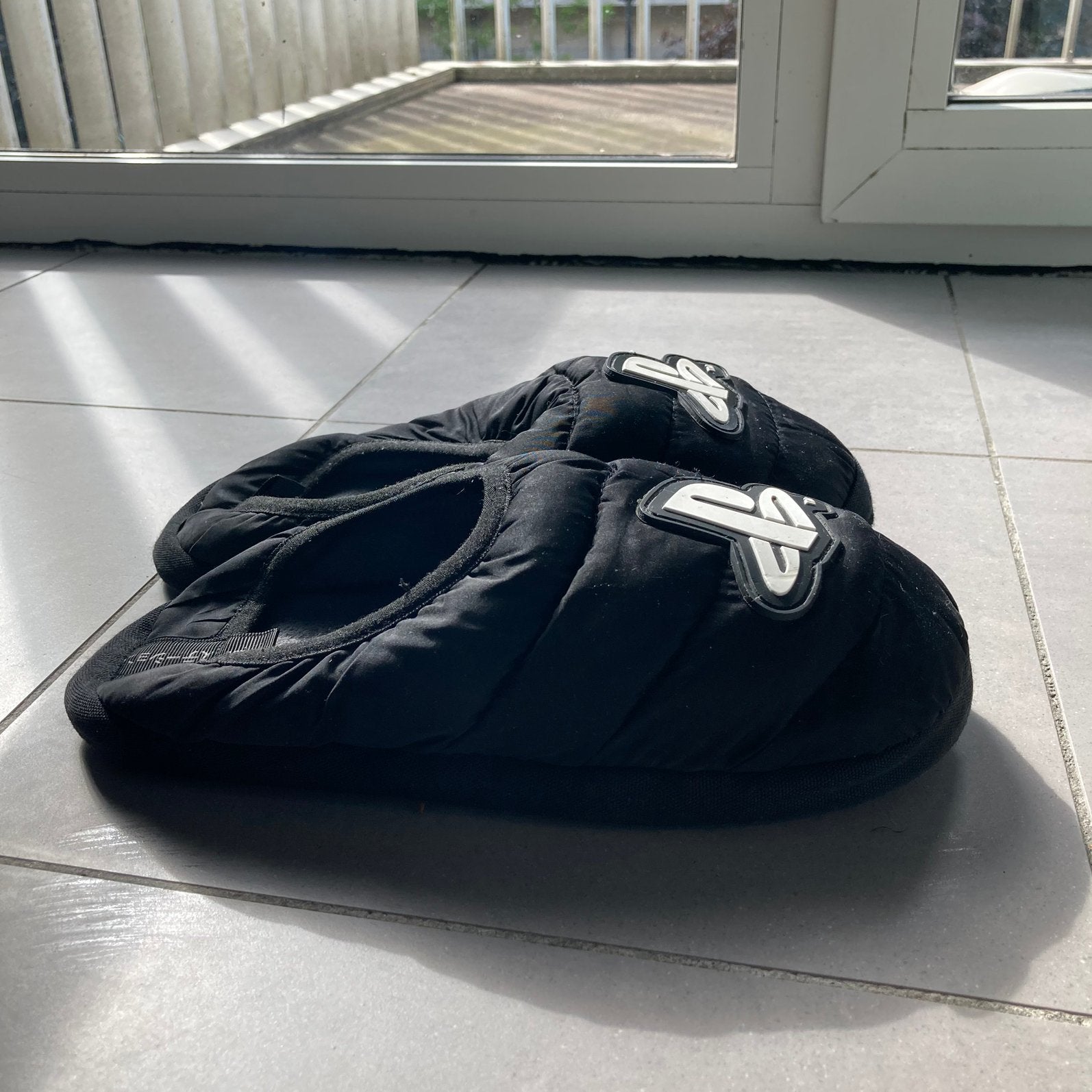 PlayStation pantoffels – comfortabel & leuk, Ophalen of Verzenden, Nieuw, Zwart