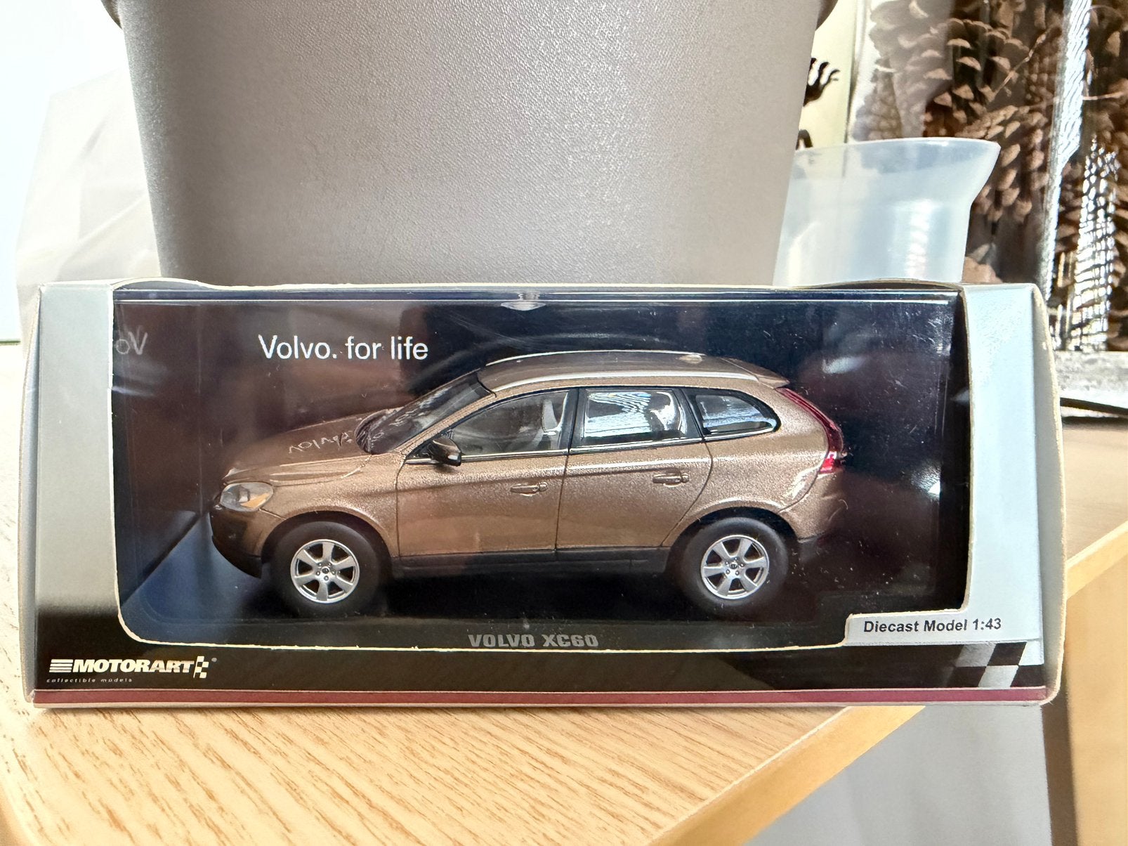 Volvo XC60 - Motorart, Hobby en Vrije tijd, Modelauto's | 1:24, Ophalen of Verzenden, Zo goed als nieuw