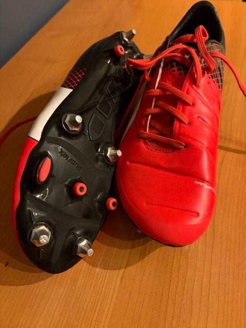 Rode Puma voetbalschoenen maat 42, Sports & Fitness, Enlèvement ou Envoi, Utilisé, Chaussures