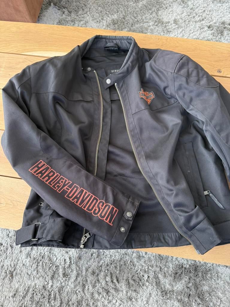 Harley Davidson zomerjas, Ophalen