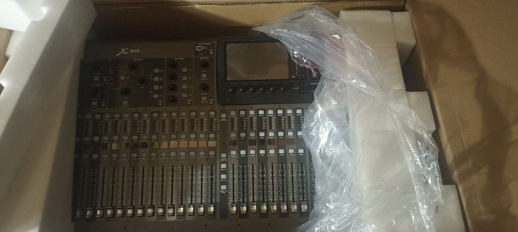 Kit régie Digital Behringer, Enlèvement, Neuf, 20 canaux ou plus, Entrée micro