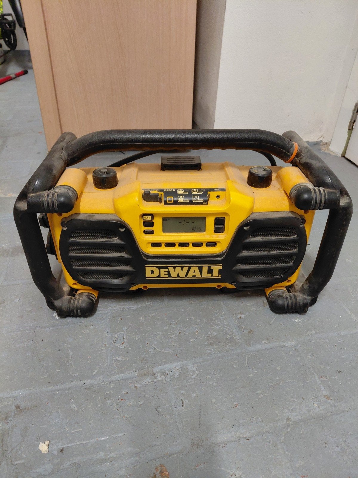 radio dewalt met accu in goed staat, Enlèvement, Radio