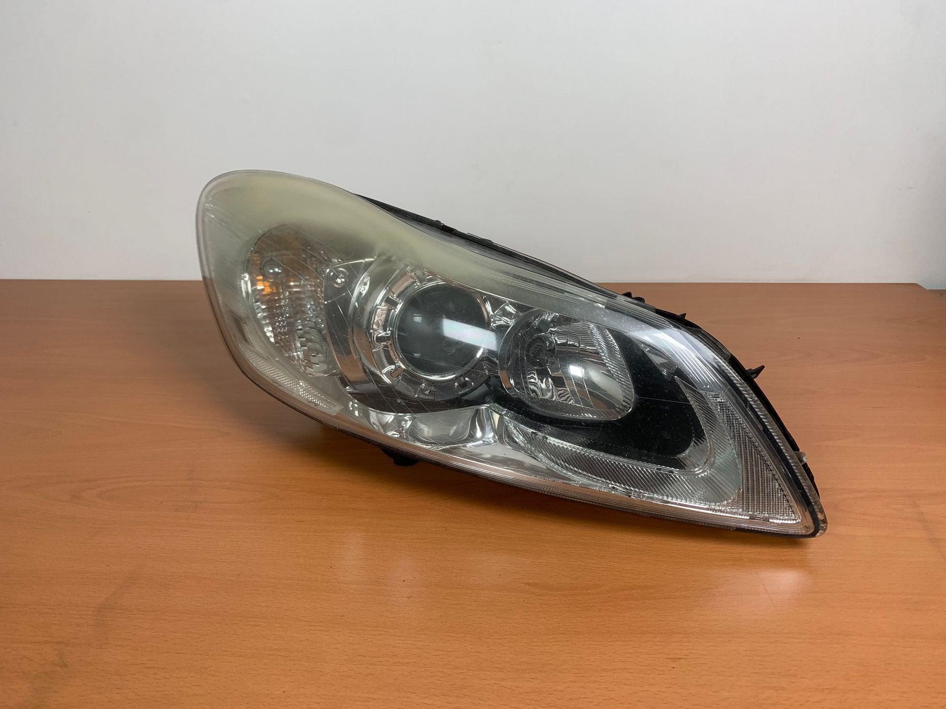 koplamp Rechts volvo C30 2010 tot 2013 facelift 31214800, Autos : Pièces & Accessoires, -, -, -, Enlèvement ou Envoi
