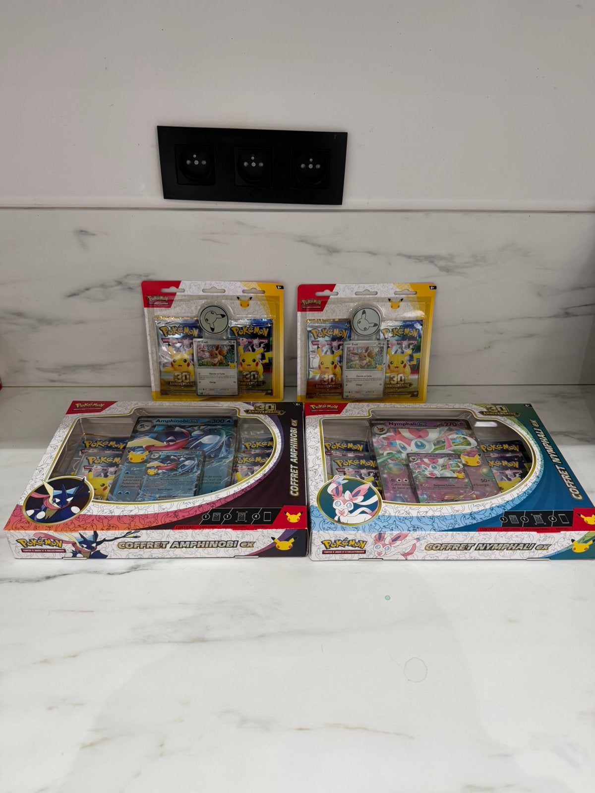 Pokemon 30 ans en francais pack nymphali anphinobi, Enlèvement, Comme neuf