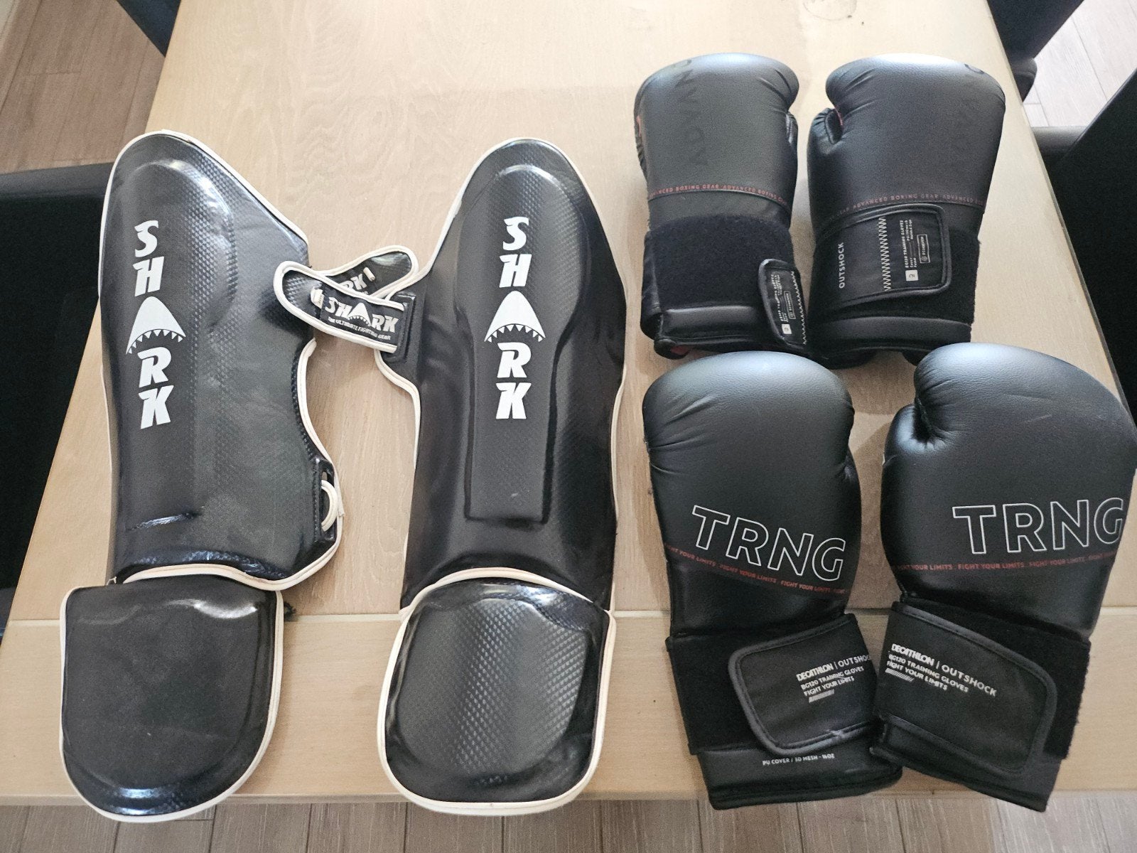 Bokshandschoenen + scheenbeschermers, Sport en Fitness, Ophalen, Bokshandschoenen