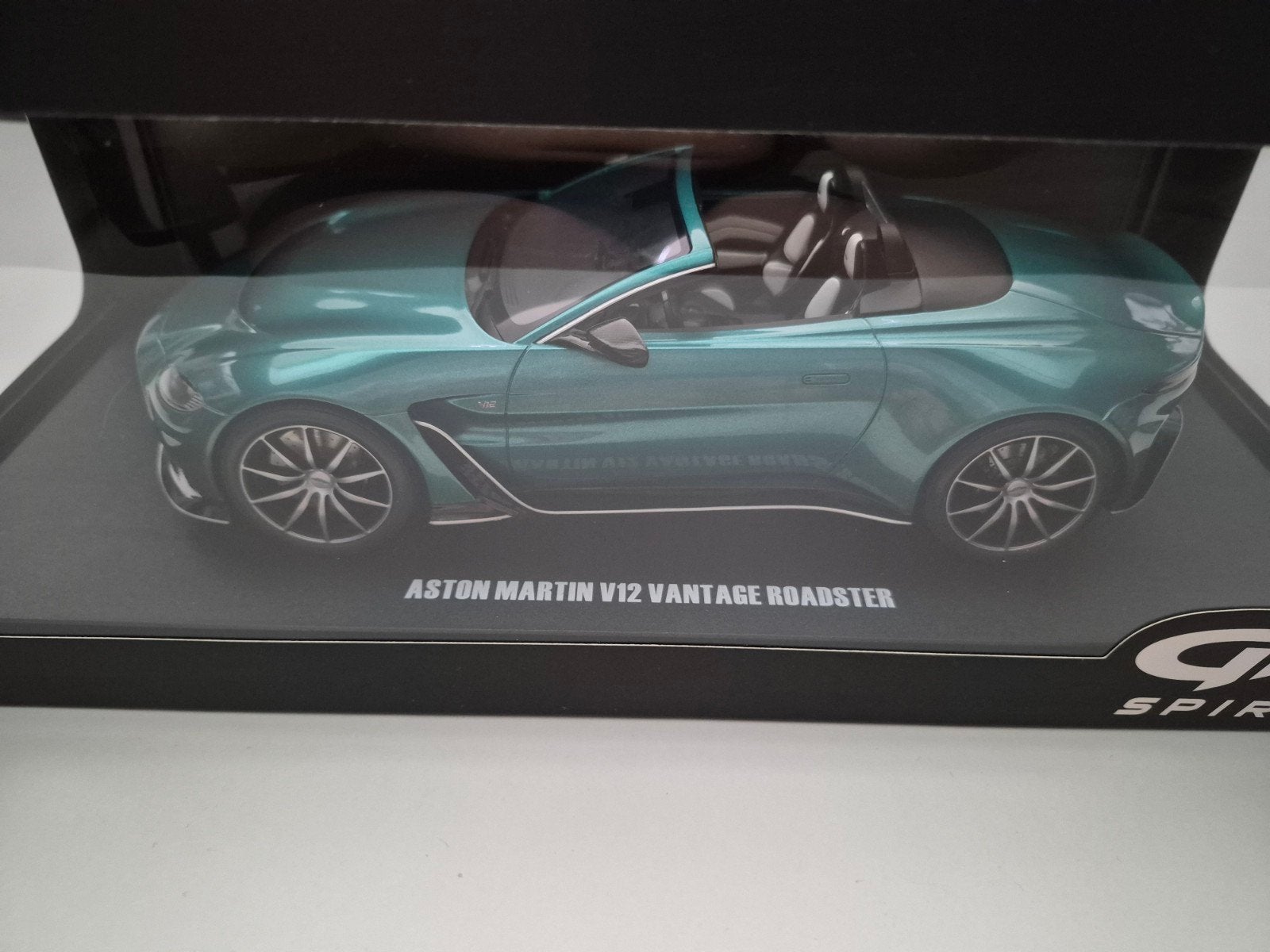 Aston Martin V12 Vantage GT-Spirit 1/18 (GT445), Enlèvement ou Envoi, Neuf, Voiture, Autres marques