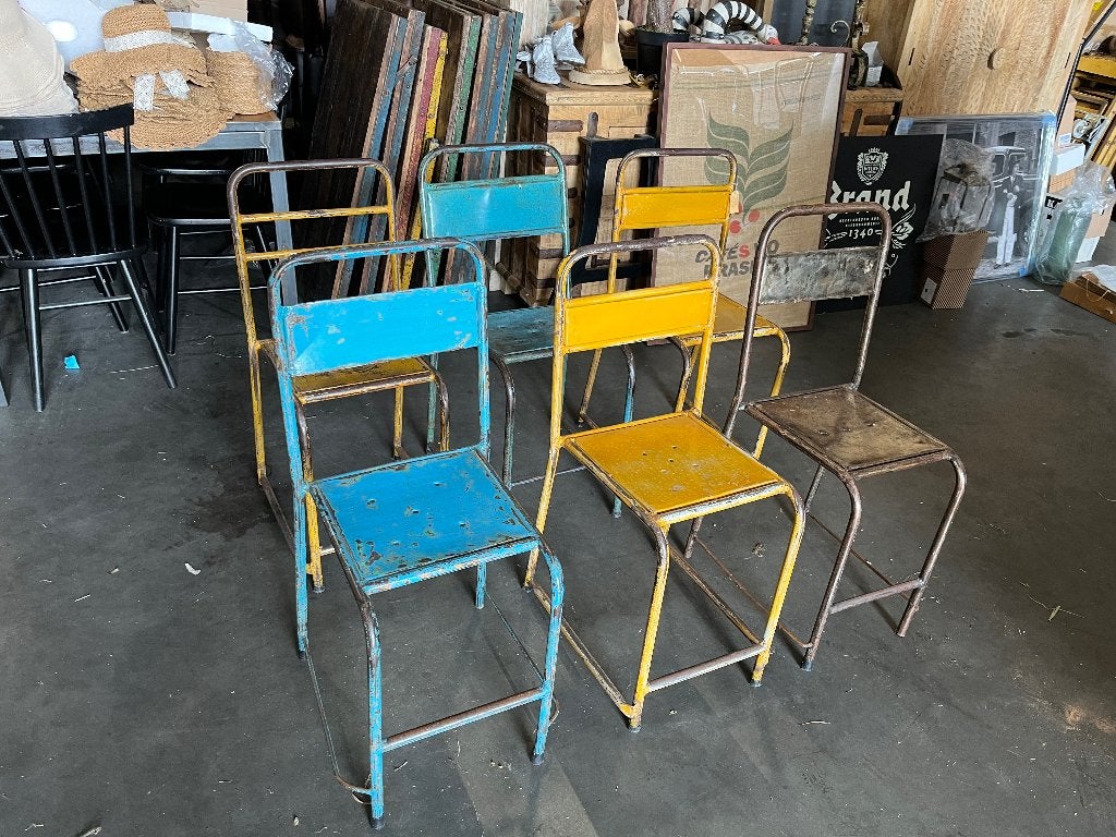6 Oude Schoolstoelen Bali/Java zeer uniek, Ophalen, Gebruikt, Metaal, Stapelbaar