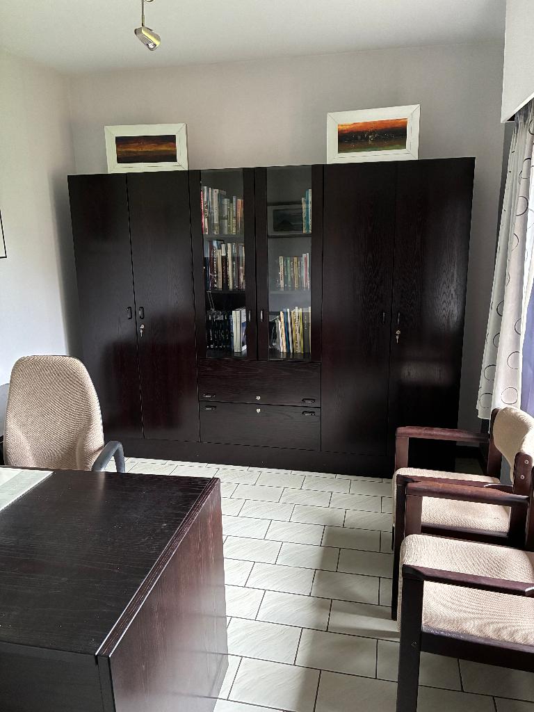 Compleet bureau (BULO), Huis en Inrichting, Bureaus, Gebruikt, Bureau-kast combinatie, Overige merken, Natuurlijk, Hout, Zwart