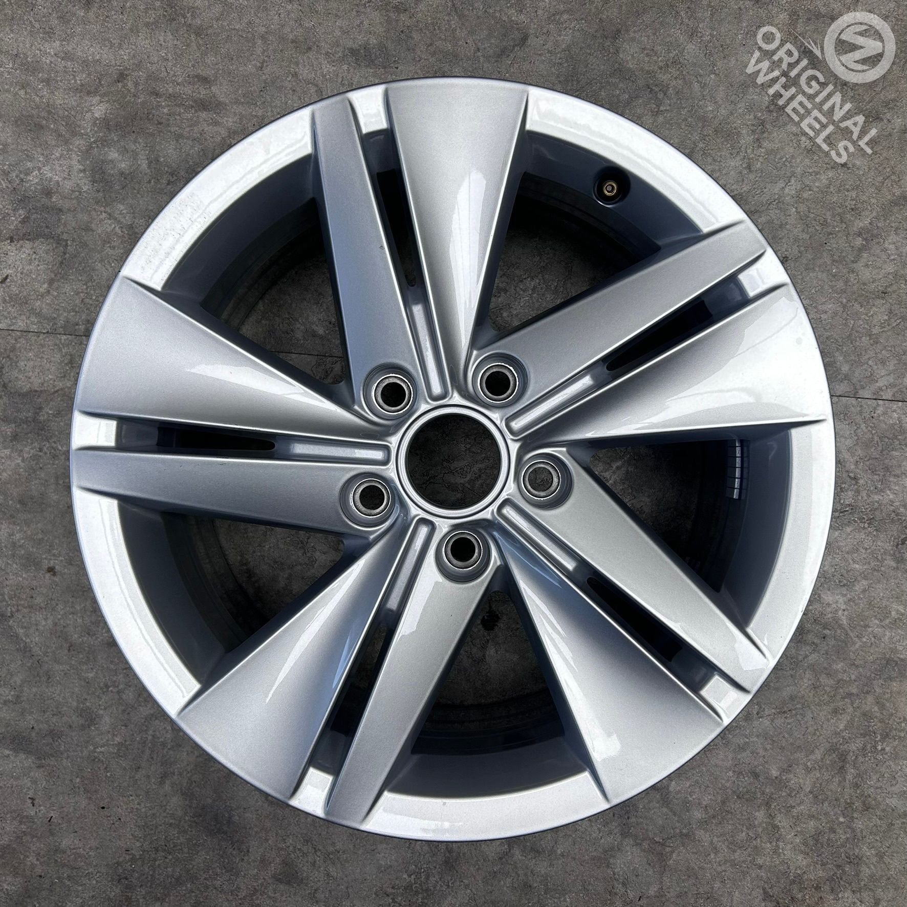 16 inch originele Norfolk velg Golf 8 5H0601025, Auto-onderdelen, Gebruikt, Velg(en), -, -