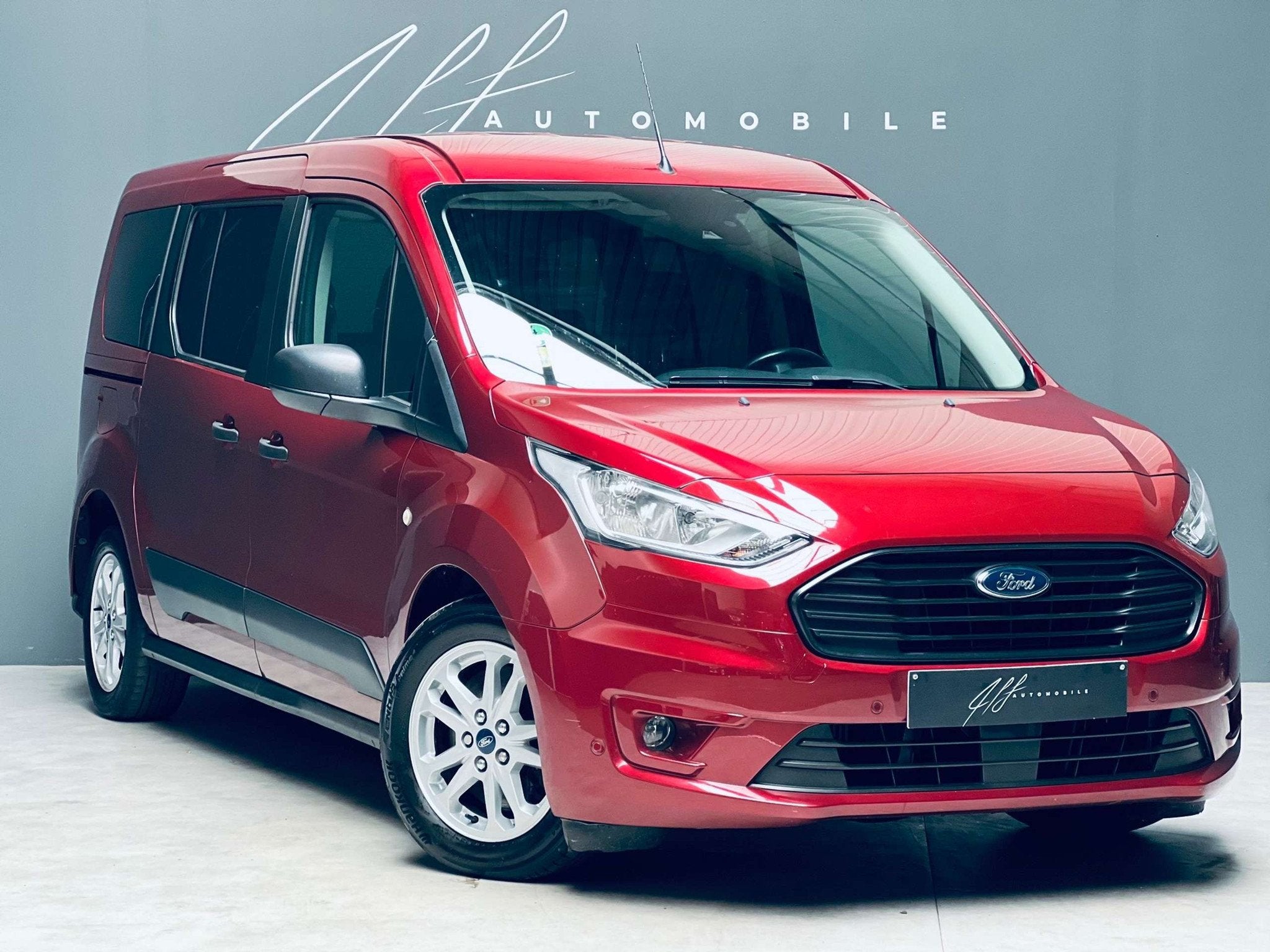 Ford Tourneo Connect 1.5 TDCi *CLIMATISATION*BT-AUDIO*CARNET, Autos, Ford, Rouge, Achat, 2270 kg, Euro 6