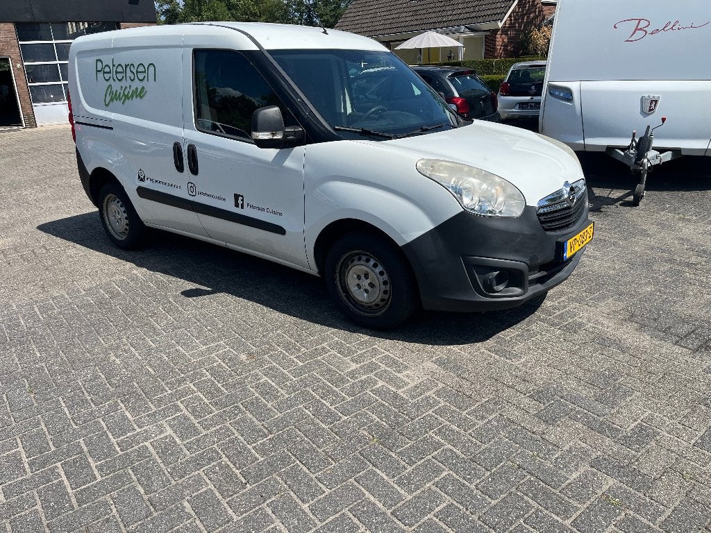 Opel combo 1.3 CDTI 2015., Auto's, Bestelwagens en Lichte vracht, Voorwielaandrijving, Euro 5, Stof, Zwart