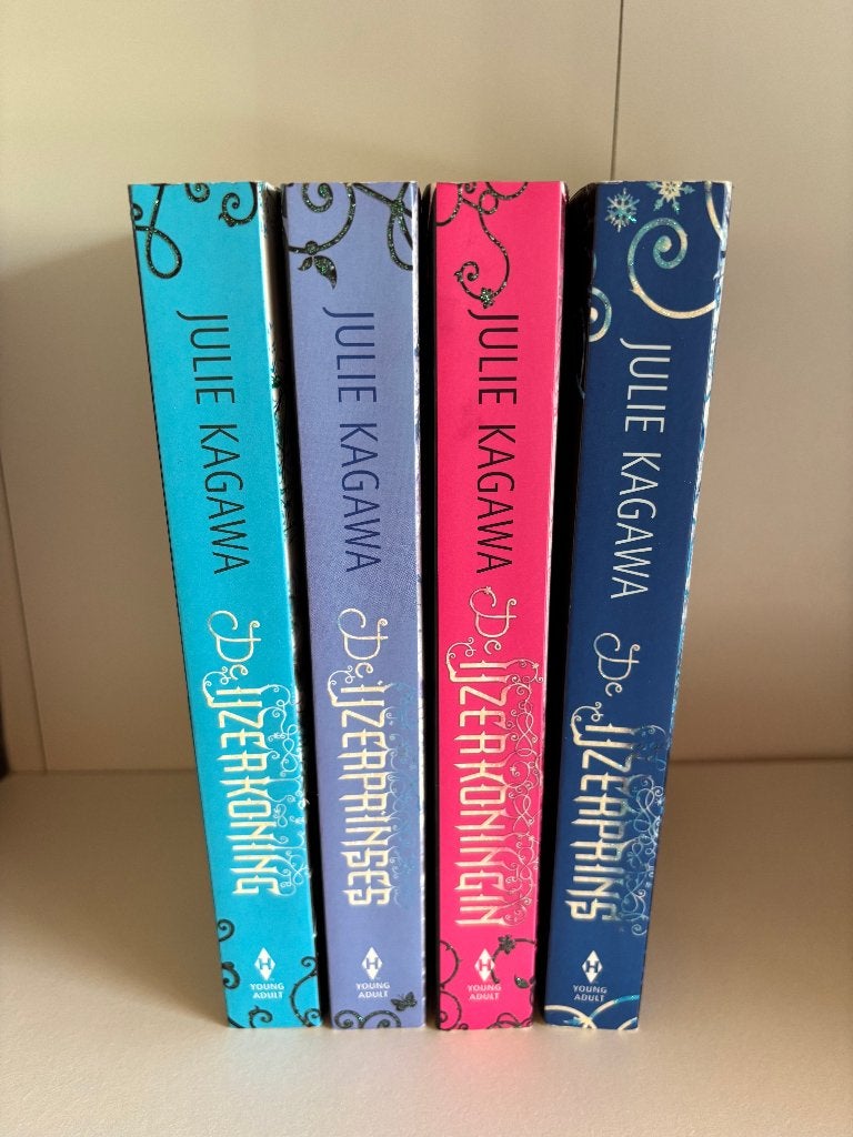 Jeugdboeken Serie - The Iron Fey, Julie Kagawa, Fictie, Ophalen, Gelezen