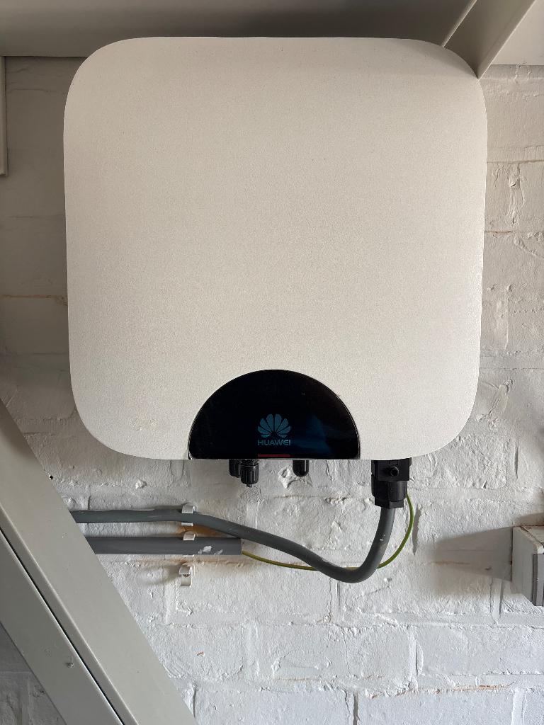 Huawei omvormer zonnepanelen 3,68 kW, Ophalen, Gebruikt, Overige typen, 200 wattpiek of meer