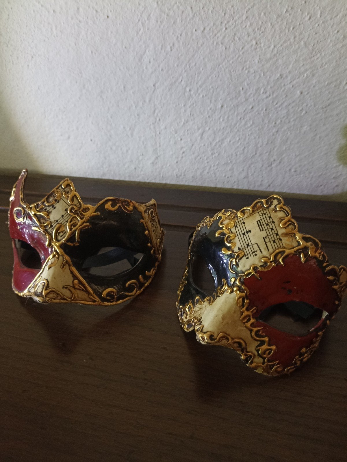 Venetiaanse maskers, Ophalen