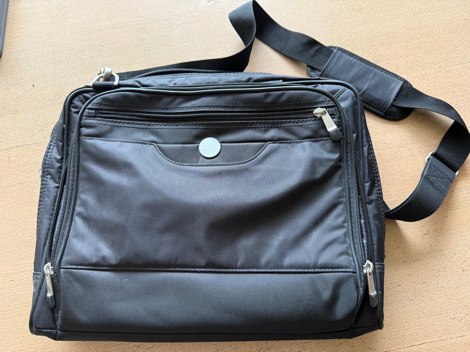 Sacoche noire pour ordinateur portable Dell en bon état, Enlèvement ou Envoi, Comme neuf, Dell