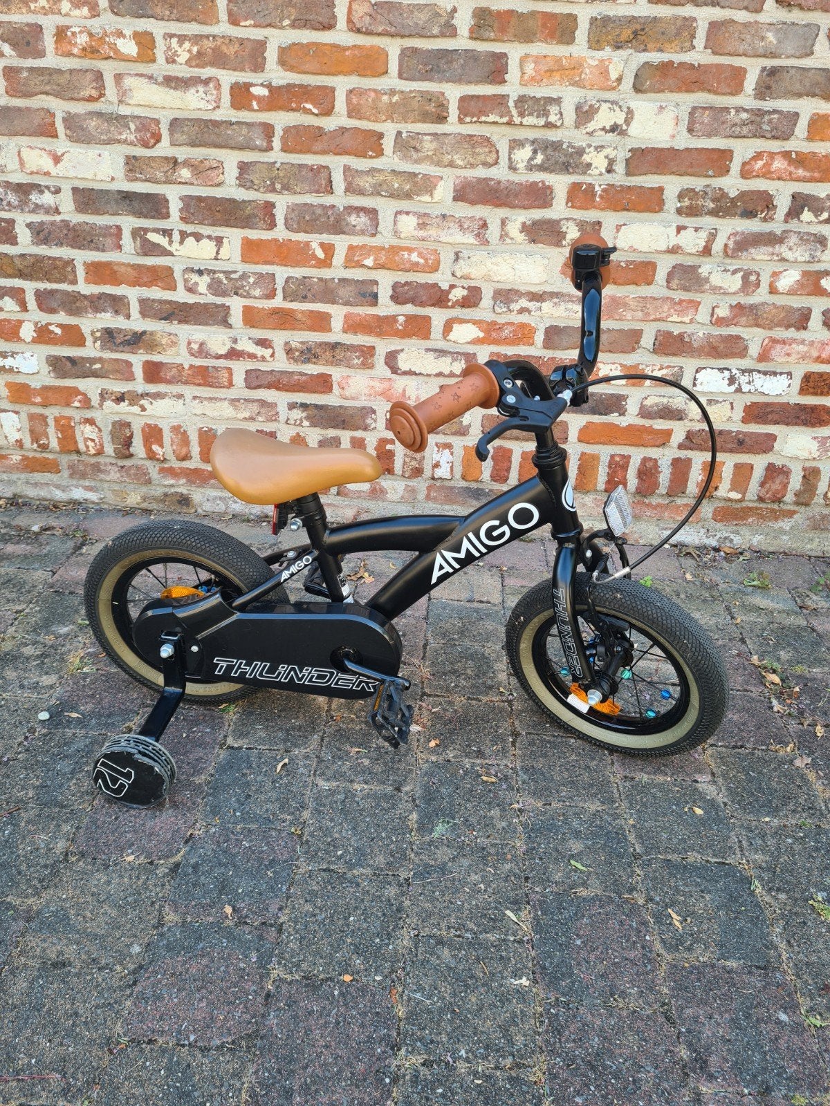 12 inch kinderfiets, Fietsen en Brommers, Terugtraprem, Zijwieltjes, Ophalen of Verzenden, Amigo