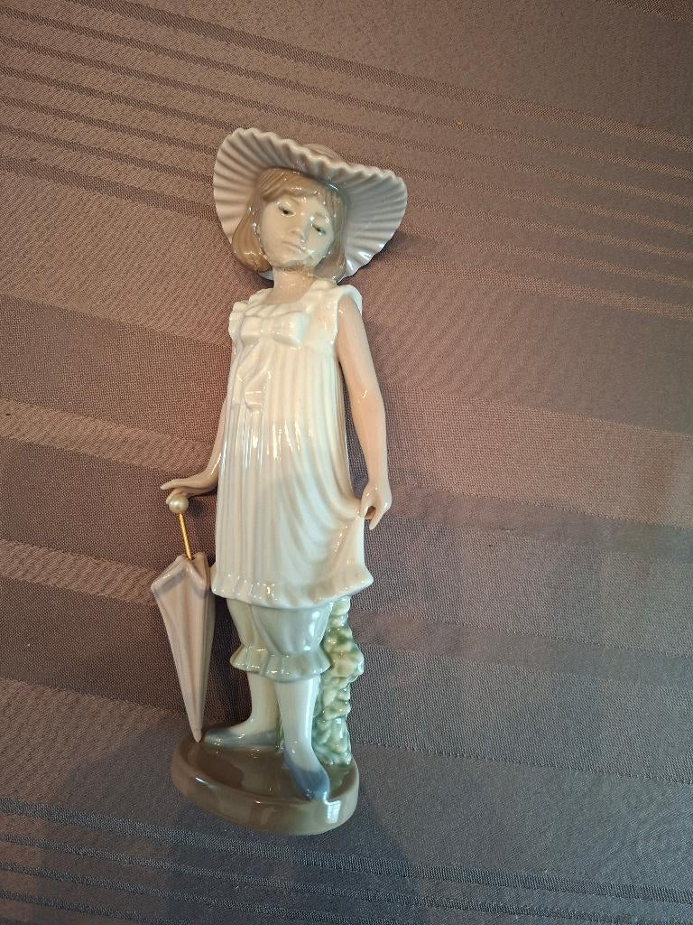 beeldje van Nao by Lladro, Enlèvement, Utilisé, Humain