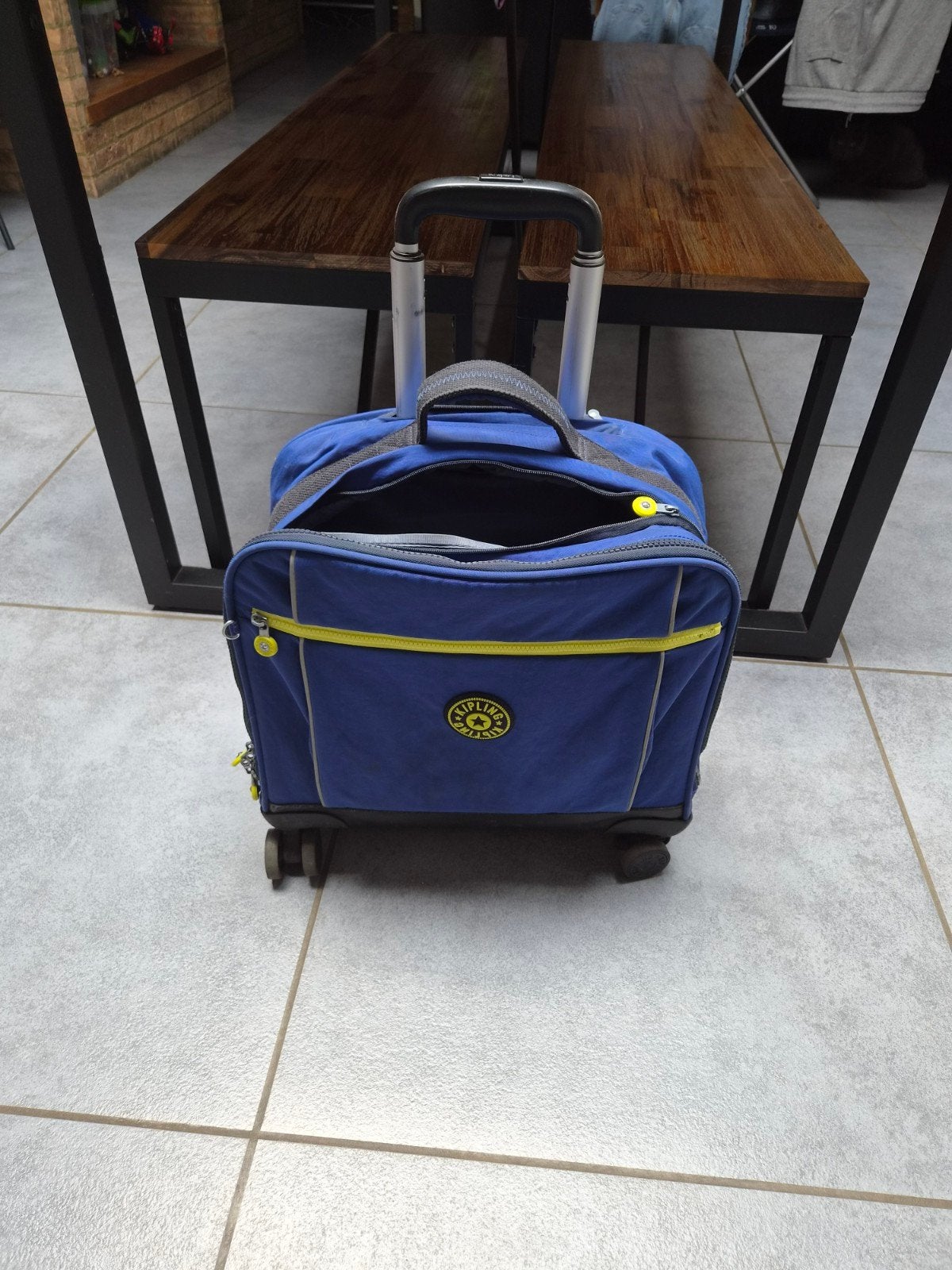 Cartable kipling, Ophalen